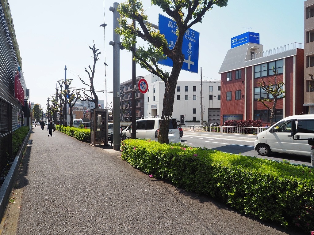 スカイコート板橋参番館　前面道路歩道